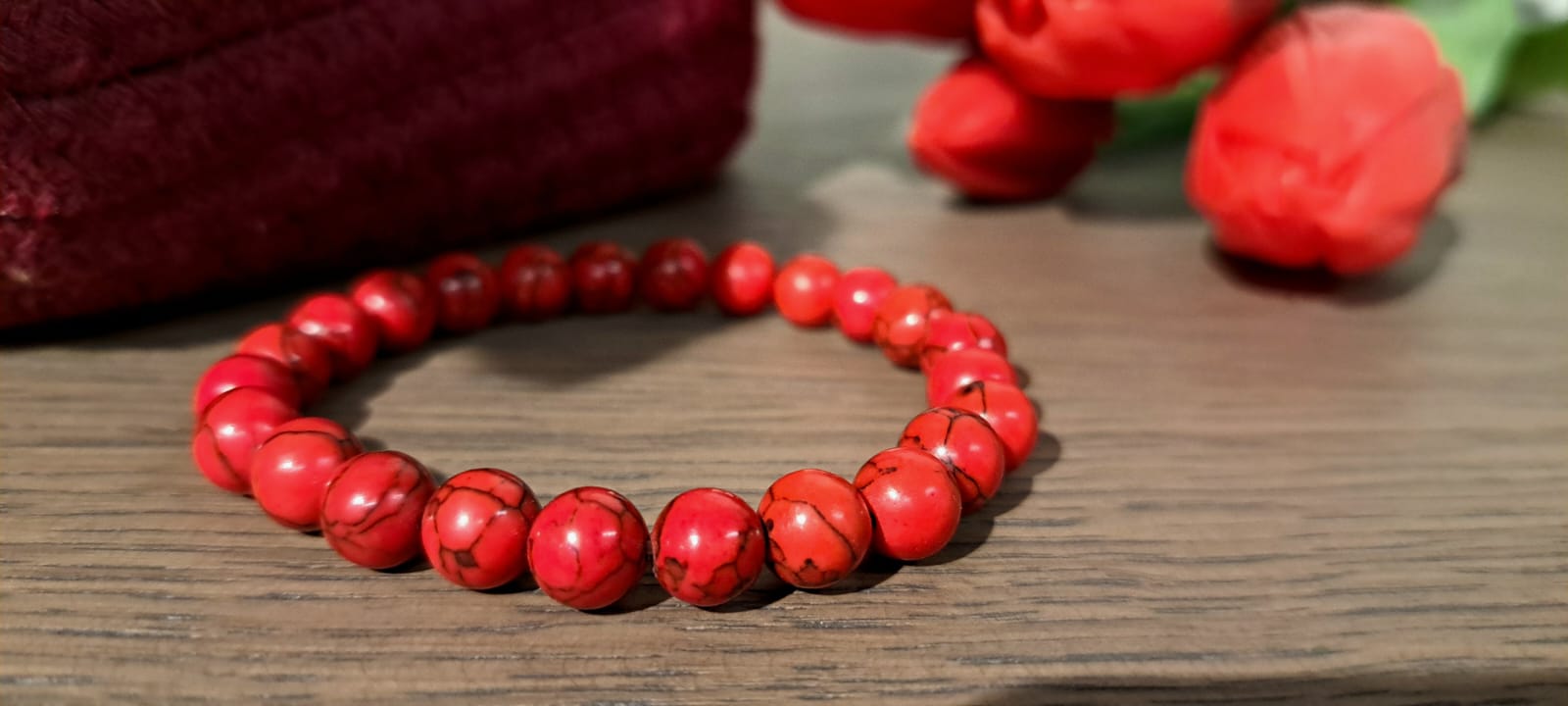 Bracciale Elastico in Howlite Rossa